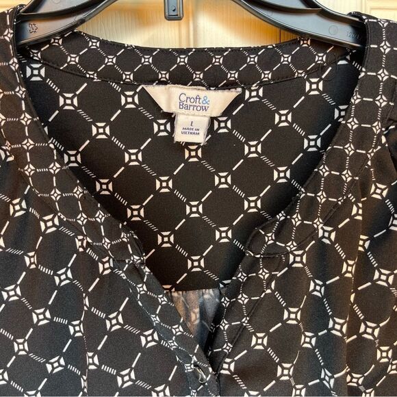 Large Croft & Barrow V-neck Blouse with 3/4 length sleeves - sz L - Picture 4 of 12